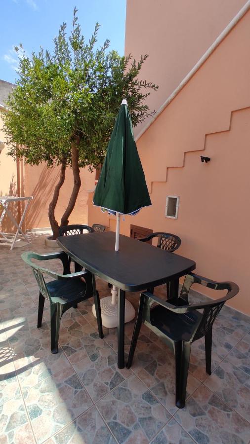 Casa Trifo Apartamento Tiggiano Exterior foto